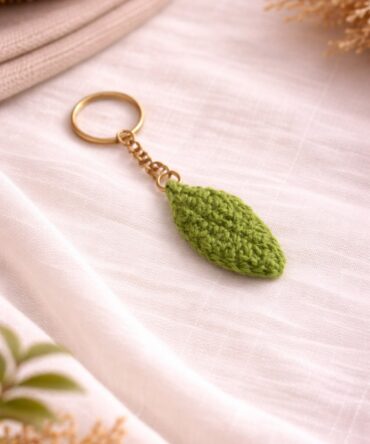 crochet leaf keychain