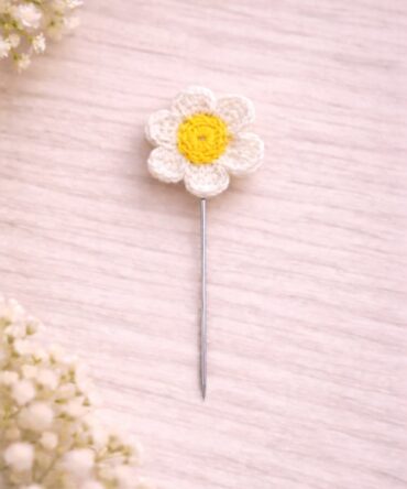 White Daisy Hijab Pins