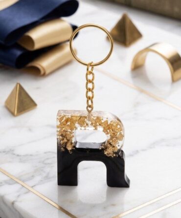 R Shaped Resin Keychain