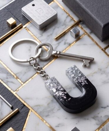 U Shaped Resin Keychain