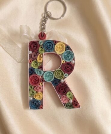 R Shaped Quilled Keychain