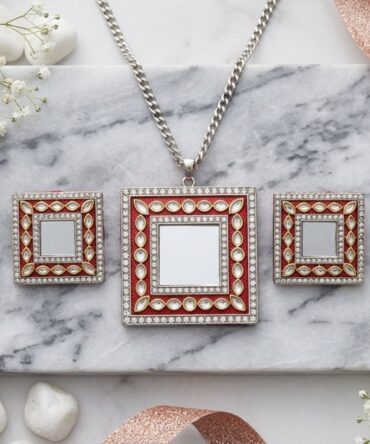 The Boxed Mirror Set